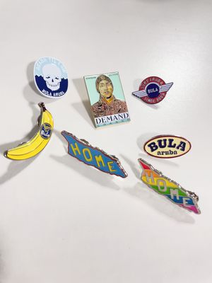 Αγορά Custom Soft Enamel Lapel Pin with 1.5mm Thickness and Butterfly Clutch for Business Gifts online manufacture