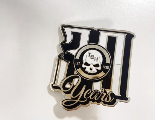 Αγορά Προσαρμοσμένες σκληρές καρφίτσες με πάχος 1,5 mm και πεταλούδα για επαγγελματικά δώρα online manufacture