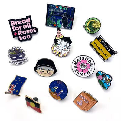 Αγορά Χονδρικό υψηλής ποιότητας προσαρμοσμένο λογότυπο μαλακό σμάλτο λαπέλ καρφί μεταλλικό σήμα με πάχος 1,5 mm online manufacture