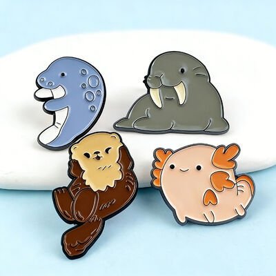 Αγορά Προσαρμοσμένες κονκάρδες πέτου από χρυσό μέταλλο με μαλακό/σκληρό σμάλτο από χονδρική πώληση από την Κίνα για καπέλα και ρούχα. online manufacture