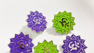 Λύση επωνυμίας προσαρμοσμένων καρφίτσες σμάλτου