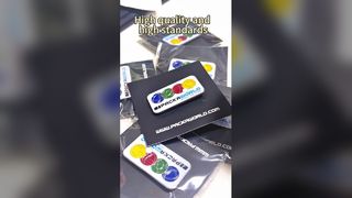 Χονδρική προσαρμοσμένη μαλακή καρφίτσα σμάλτου με γκλίτερ | Σήματα πέτο από σπινθηρομεταλλικό | Glittery σμάλτο καρφίτσα