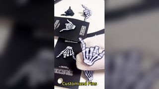 Φτιάξτε το δικό σας λαμπερό σμάλτο καρφίτσα με μαλακό ή σκληρό φινίρισμα, εκτύπωση UV και αξιολάτρευτο σχέδιο κινουμένων σχεδίων.